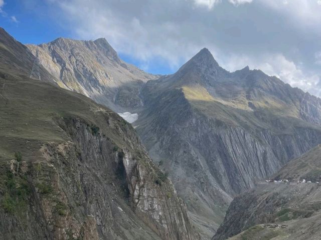 Srinagar - Ladakah - Khardungla -Nubra -Pangong 