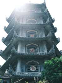 厳かさとカオスが同居した魅力 | 五行山（マーブルマウンテン）