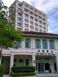 ✨🏛️ The Majestic Melaka – Vintage Vibes, Modern Comfort! 🌿💼