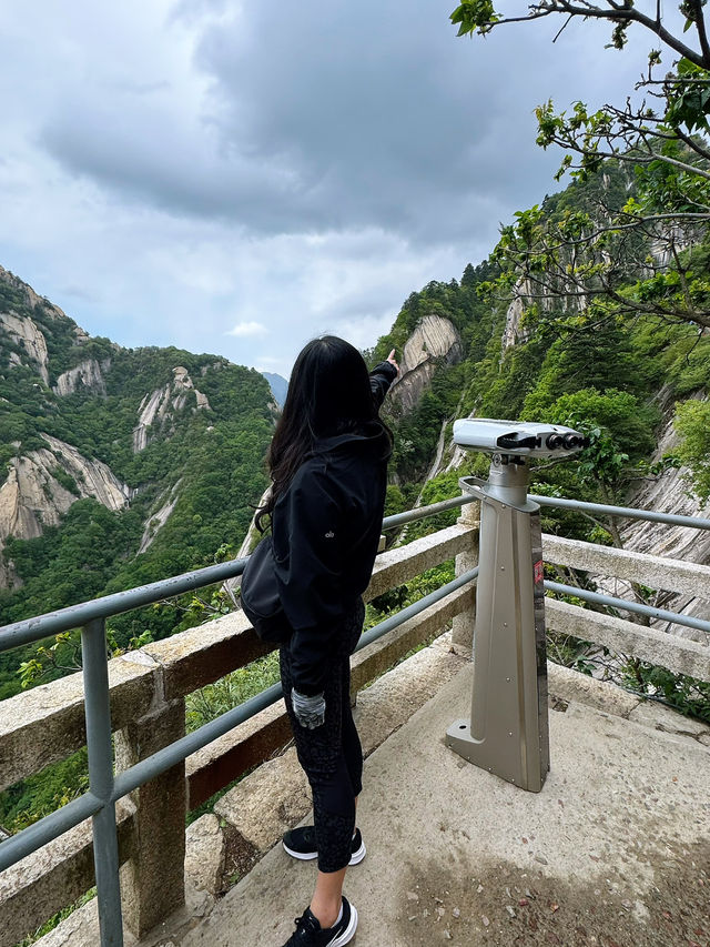 Mount Huashan – Challenge the World Most Dangerous Hiking Trail