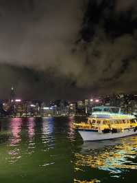 🌃維多利亞港夜景這樣看才對！喝著奶茶坐觀景台，靜靜擁抱香港的夜✨🧋