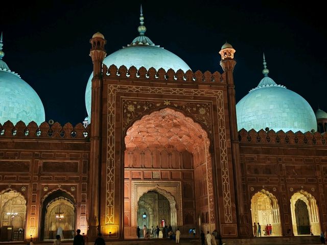 badshahi masjid and Lahore fort 