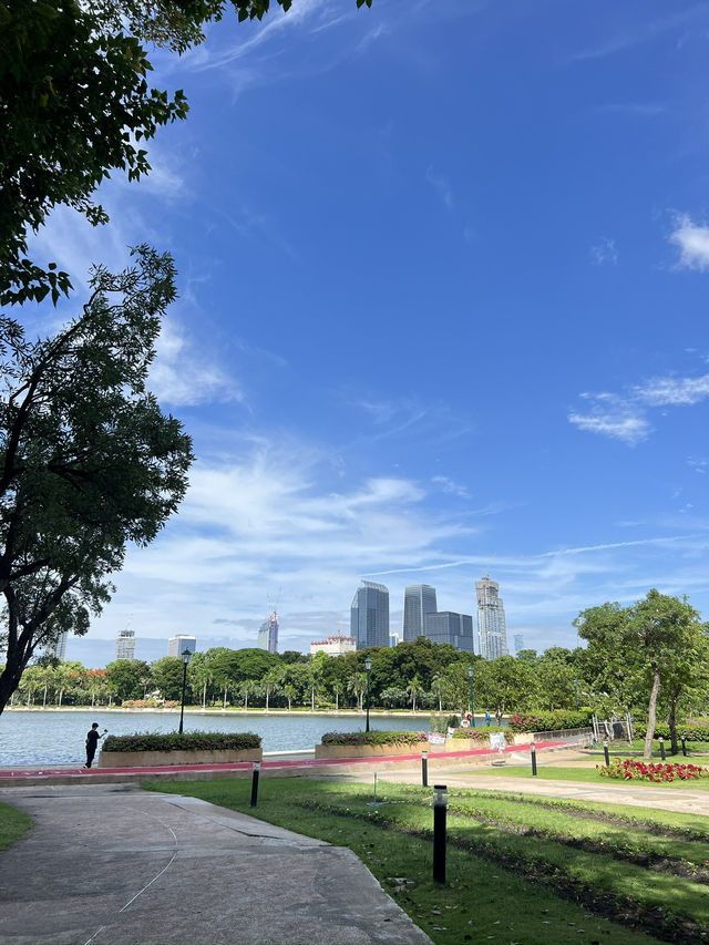 สวนเบญจกิติ - สวนสาธารณะระดับเมืองของกรุงเทพ