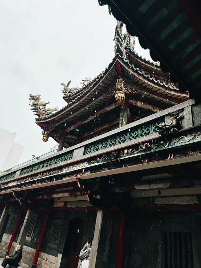 Longshan temple