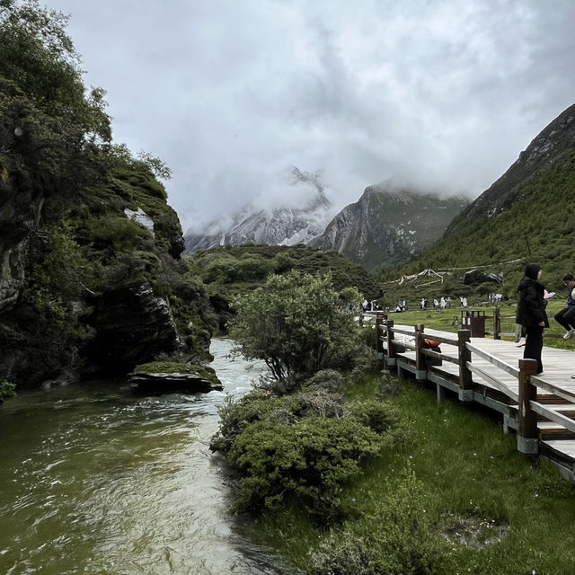 A Peaceful Trek to Gongga Lake (贡嘎措) in Daocheng Yading
