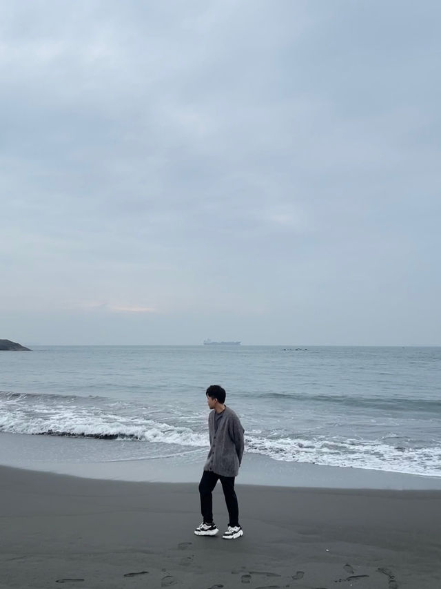 🌴 Cijin Island Escape: Lighthouses, Sea Breeze & Sunset Shores 🏖️🌅