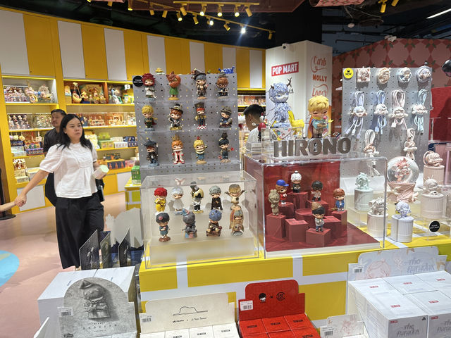 【POP MART／ポップマート｜チェンマイ・セントラルモールで大人気！タイのトイカルチャーを体感】