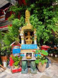 Wat Pha Si Ekkamai