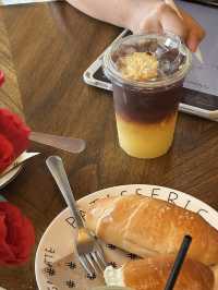 คาเฟ่แฮชแท็กน้ำเชี่ยว