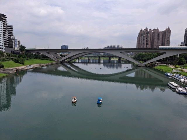 Explore the Bitan Suspension Bridge at Xindian, New Taipei City, Taiwan