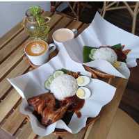Secangkir Kopi Hitam เป็นร้านเล็ก ๆ