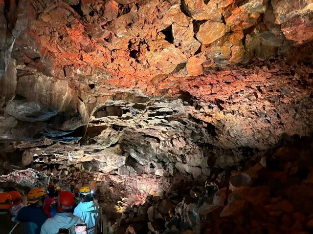 冰島 | The Lava Tunnel 探索壯闊的熔岩隧道：Raufarhólshellir
