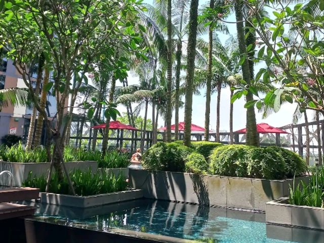 Transit in Style – My Airport Stay at Crowne Plaza Changi Singapore