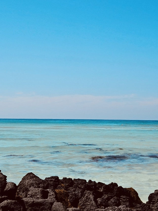 A Haven for Calm Water Sports and Relaxation