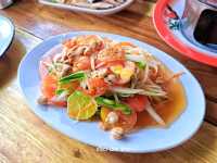 บ้านแดงริมน้ำ 🐔ส้มตำไก่ย่าง..แซ่บจนต้องบอกต่อ