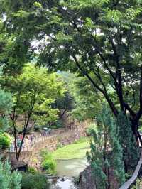 연인과의 조용한 산책 데이트
