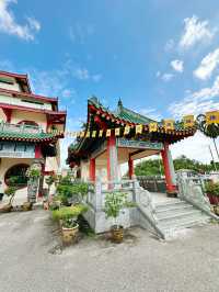 ミリの静寂な心のオアシス ― 善行の光、Che Sing Khor