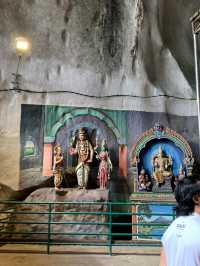 🕉️ Batu Caves: A Stairway to Color and Spirit