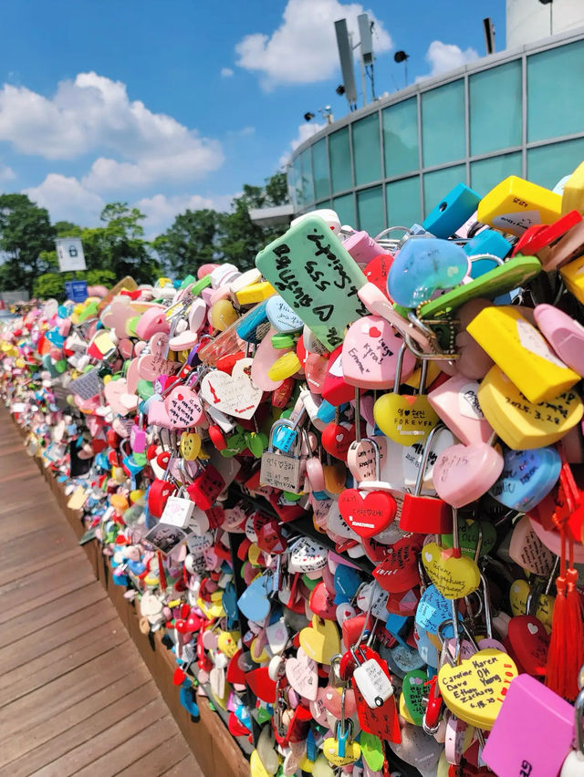 N Seoul Tower (Namsan Tower)