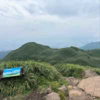 Hiking to the Top of Taipei, Qixing Mountain Main Peak Vibes