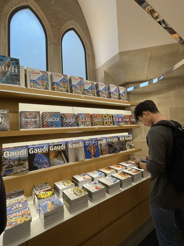 🇪🇸 Sagrada Familia Gift shop 