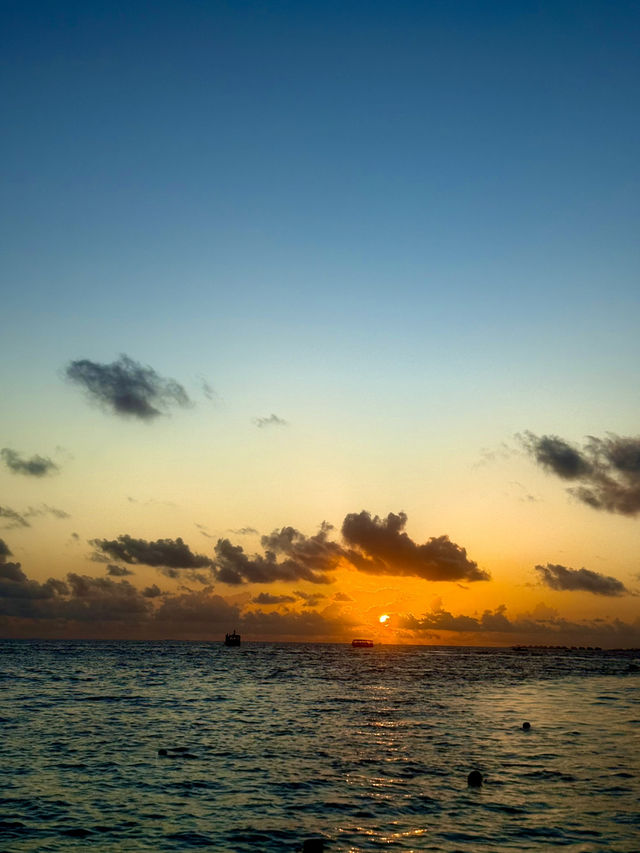 Maldives: A Slice of Paradise You Can’t Miss 🏝️✨