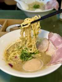人氣雞白湯拉麵小店