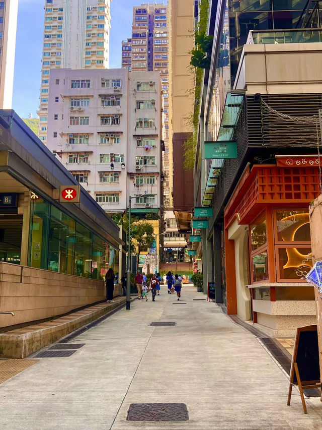 Artlane 📍Art in Sai Ying Pun, Hong Kong  Artlane 📍Art in Sai Ying Pun, Hong Kong