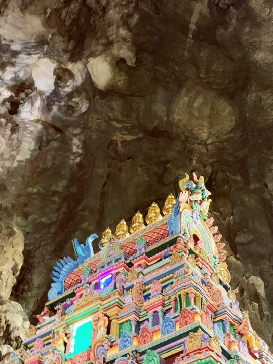 🌈 Batu Caves' Rainbow Staircase: Where Divine Beauty Meets 272 Colorful Steps to Heaven! 🕌 🌈 Batu Caves' Rainbow Staircase: Where Divine Beauty Meets 272 Colorful Steps to Heaven! 🕌