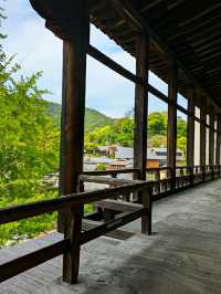 HOKOKUJINJA SENJOKAKU PAVILION.