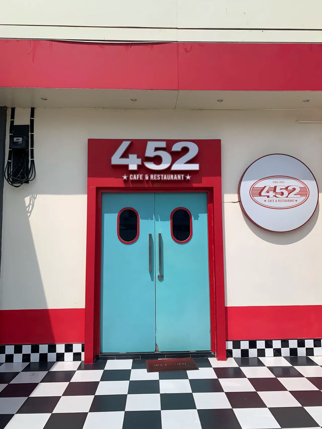 452 Cafe & Restaurant āļāļēāđāļāđāļāđāļĄāļĢāļīāļāļąāļāđāļāļāđāļāļāļŠāļļāļāļāļĩāđāļ 452 Cafe & Restaurant āļāļēāđāļāđāļāđāļĄāļĢāļīāļāļąāļāđāļāļāđāļāļāļŠāļļāļāļāļĩāđāļ