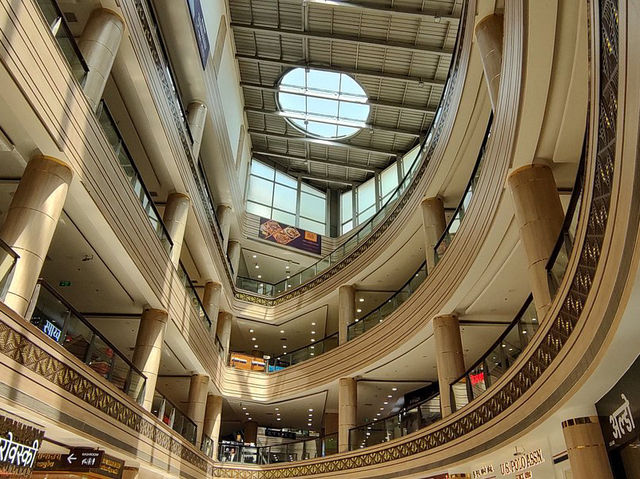 R City Mall