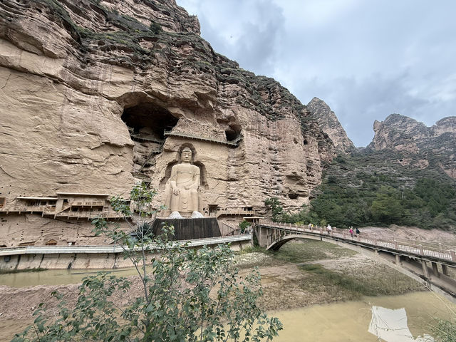 A 1600-year-old site on Yellow River with 183 caves and niches, 694 stone statues A 1600-year-old site on Yellow River with 183 caves and niches, 694 stone statues