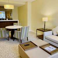 Scholarly Calm & City Comfort