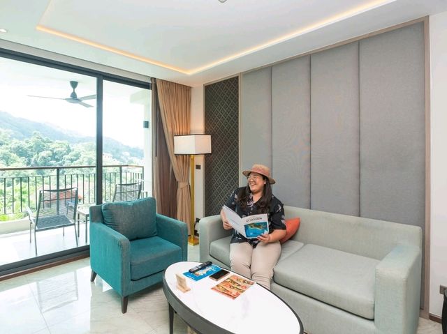 ที่พักบนเนินเขามองวิวหาดป่าตองได้เต็มตา เงียบสงบ