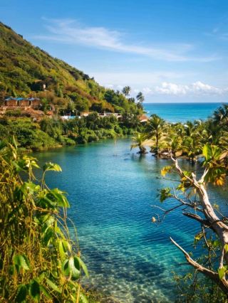 🌿 Sweet Water Lagoon & Hidden Paradise at Arambol Beach, Goa 🏖️🌊