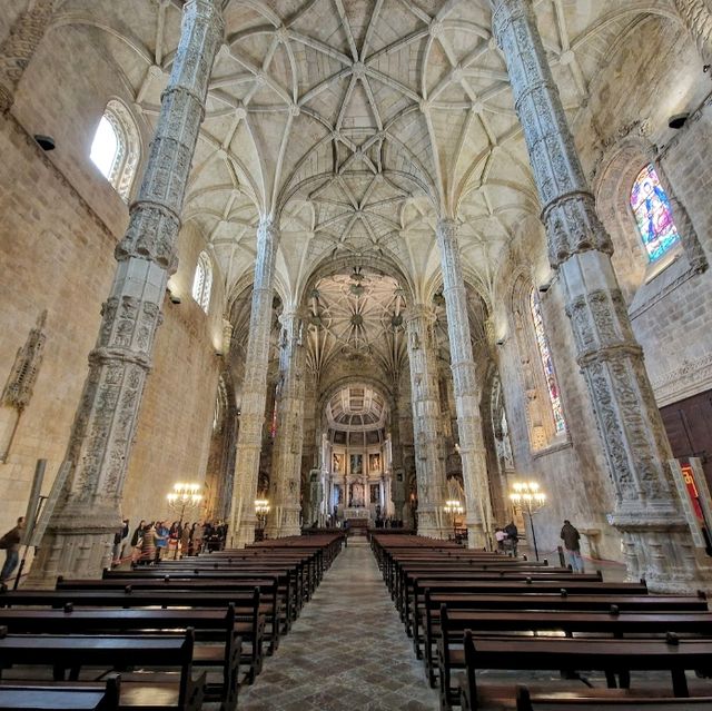 Discover the Majestic Jerónimos Cathedral in Lisbon! 🌟