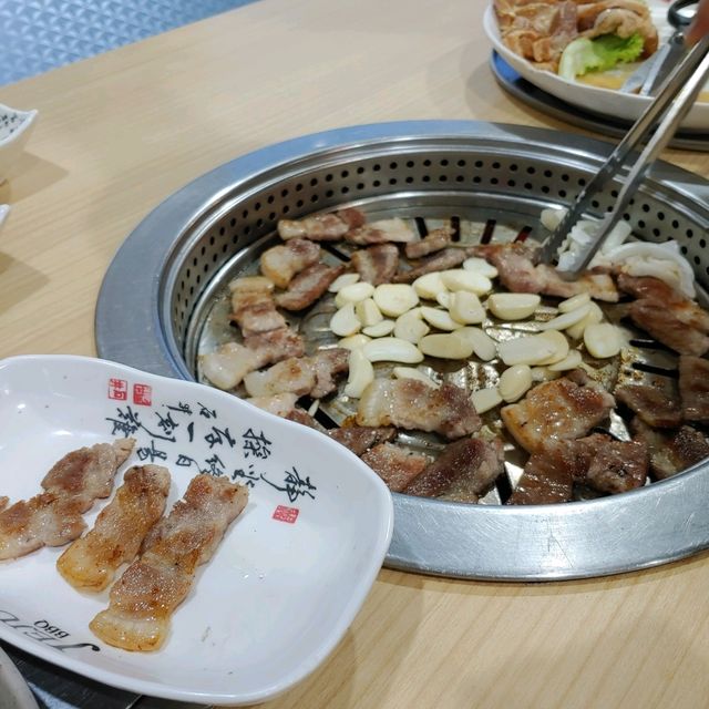 新山帝皇式享受！任添15道小菜，專人服待燒肉