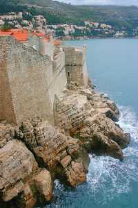 Dubrovnik : a beautiful medieval town 