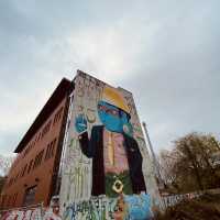 See street art in Berlin