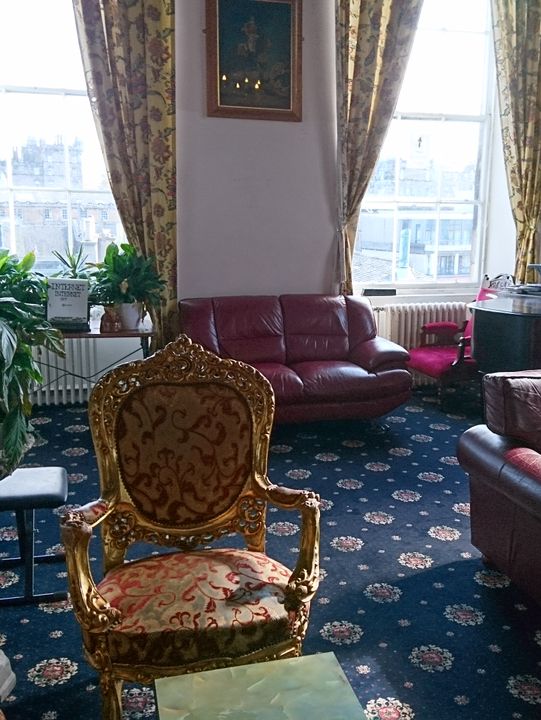 🏰✨ Edinburgh Highlights: National Museum, St. Giles’ Cathedral & Victoria Street