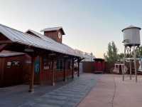Wall Drug – The Most Eccentric Roadside Theme Park in America! 🎡