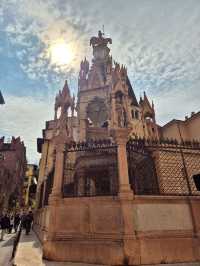 Gothic tombs made for an important family in Verona!