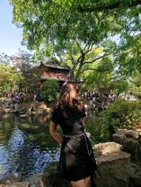 Have you experienced the calm of Yu Garden yet? 🌸🎐🎋
