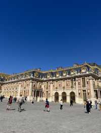  Backpacker Essentials for Paris: What to Bring and Things to Do  