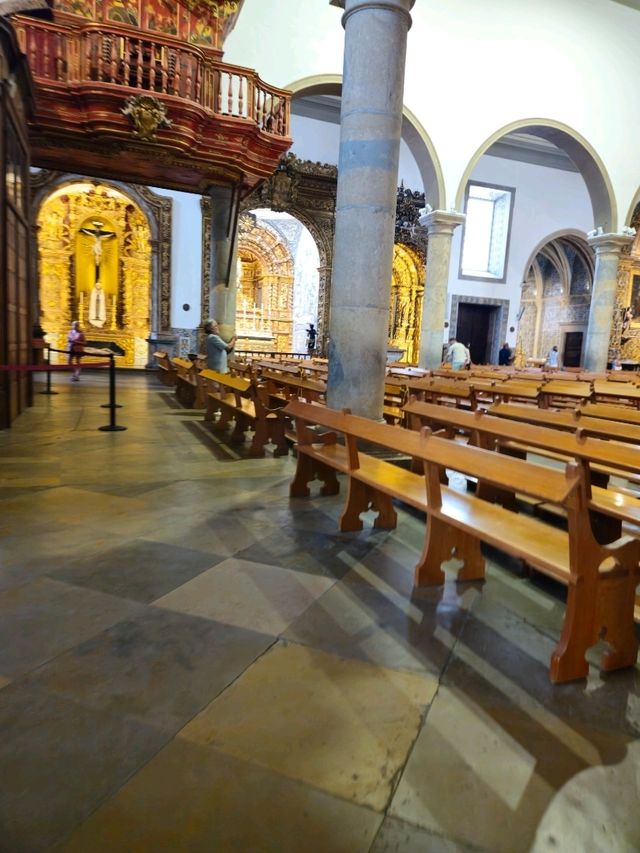 📸 Discover Faro Cathedral – Where History Echoes in Stone