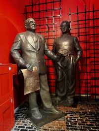 🎨 Unlock Your Eyes to Art: Gallery of Genius Zuraab Tsereleli Right in Moscow's Heart! 