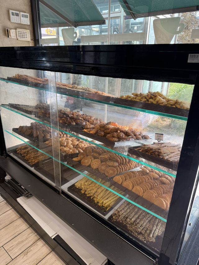 ☕️ Fresh Bakes & Comforting Coffee Moments at Pronto Pastry Bakery & Café 🥐