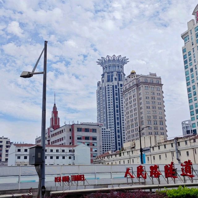 Lost in The Bund's architecture