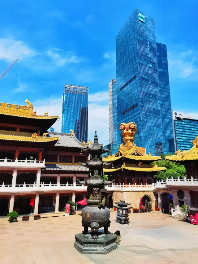 Burn a few tens of yuan incense in the most expensive temple in the country, and make a wish of tens of millions!